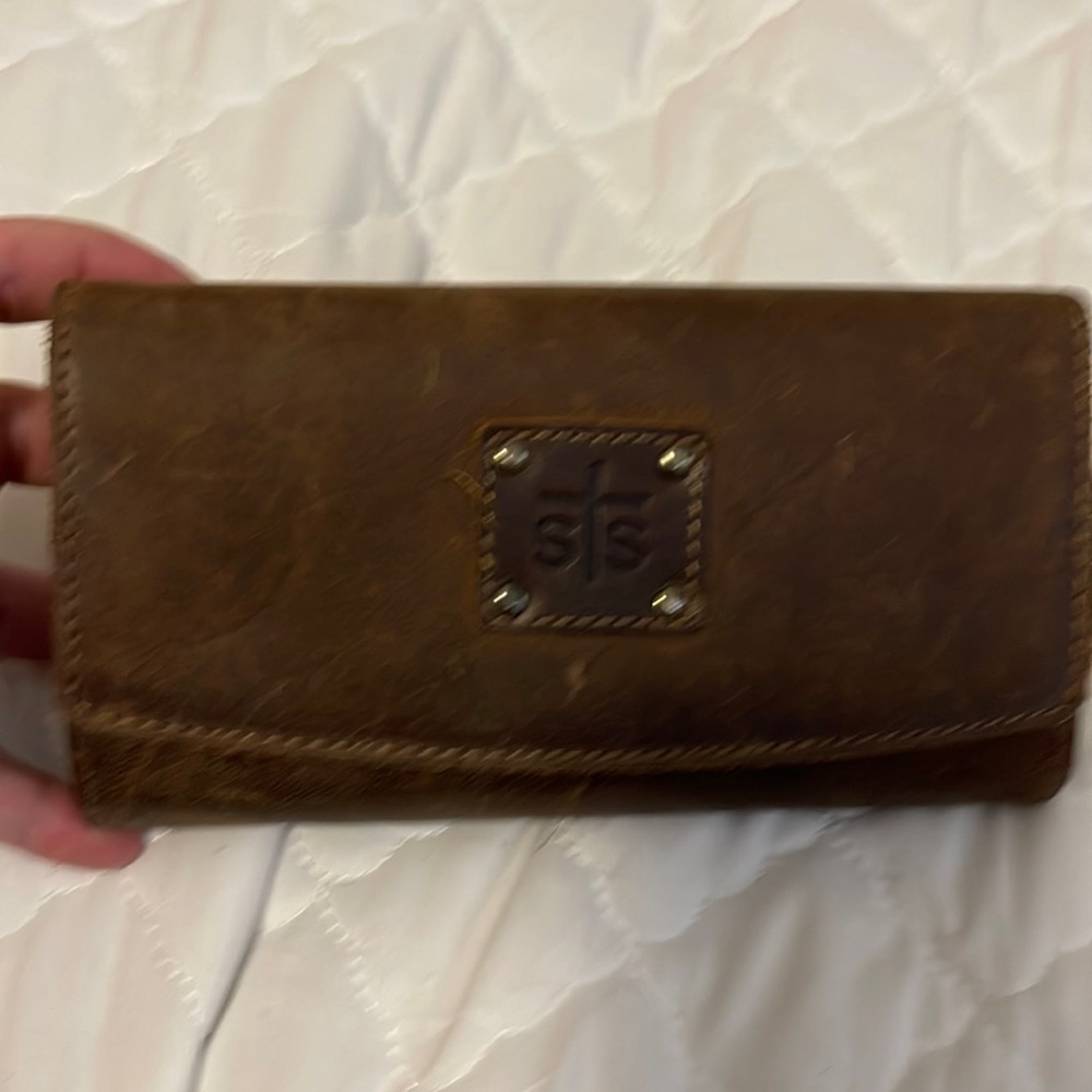 Womens Billfold. Leather.